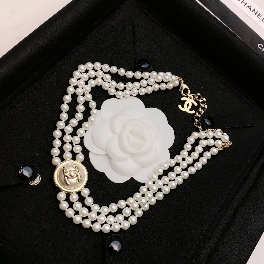 CHANEL Pearl Necklace