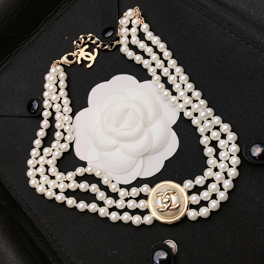 CHANEL Pearl Necklace