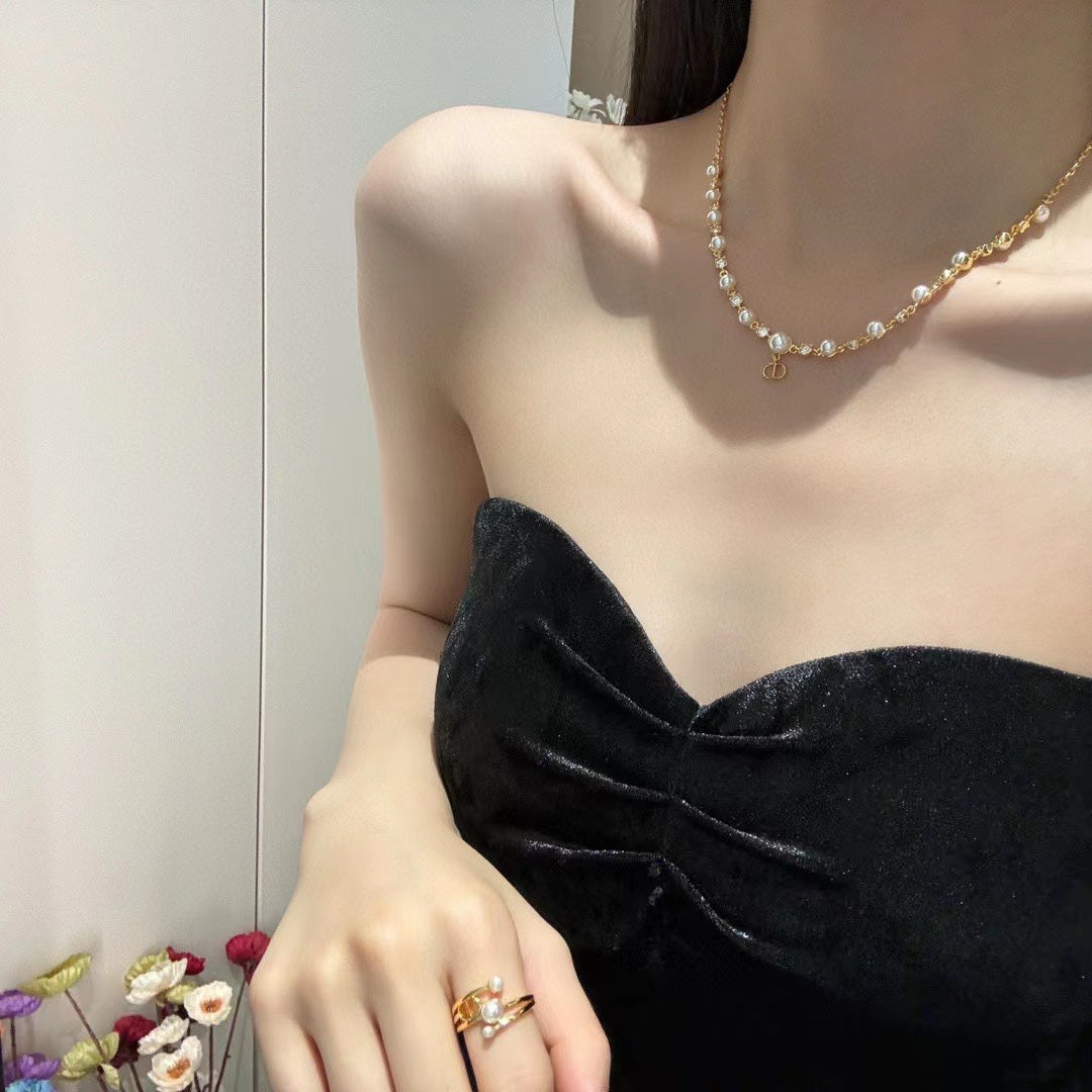DIOR Pearl Pendant Necklace