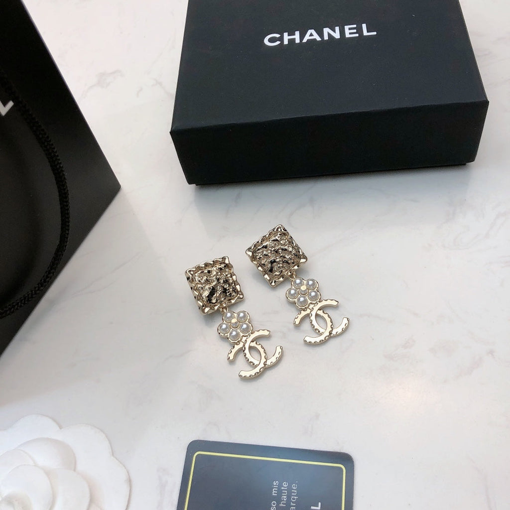 CHANEL Earrings