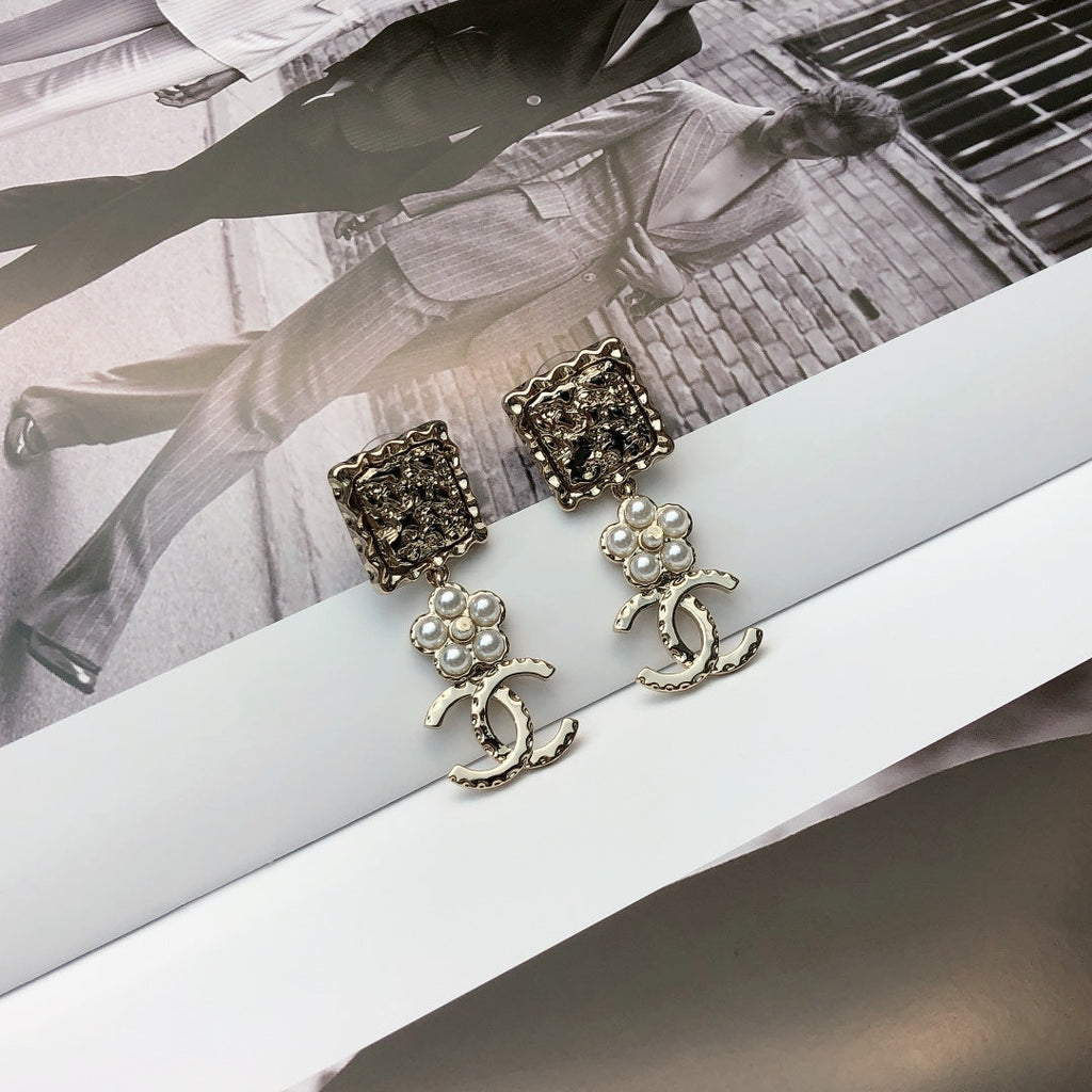 CHANEL Earrings