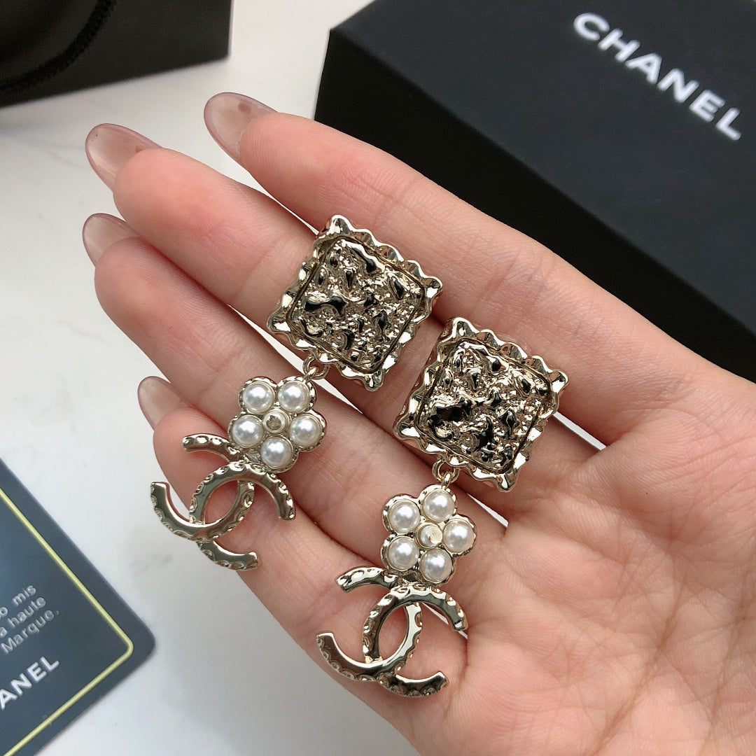 CHANEL Earrings