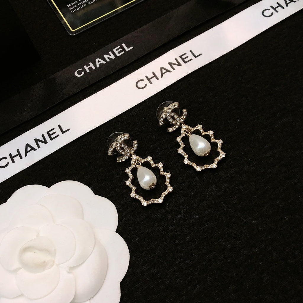 CHANEL Double-C Earrings