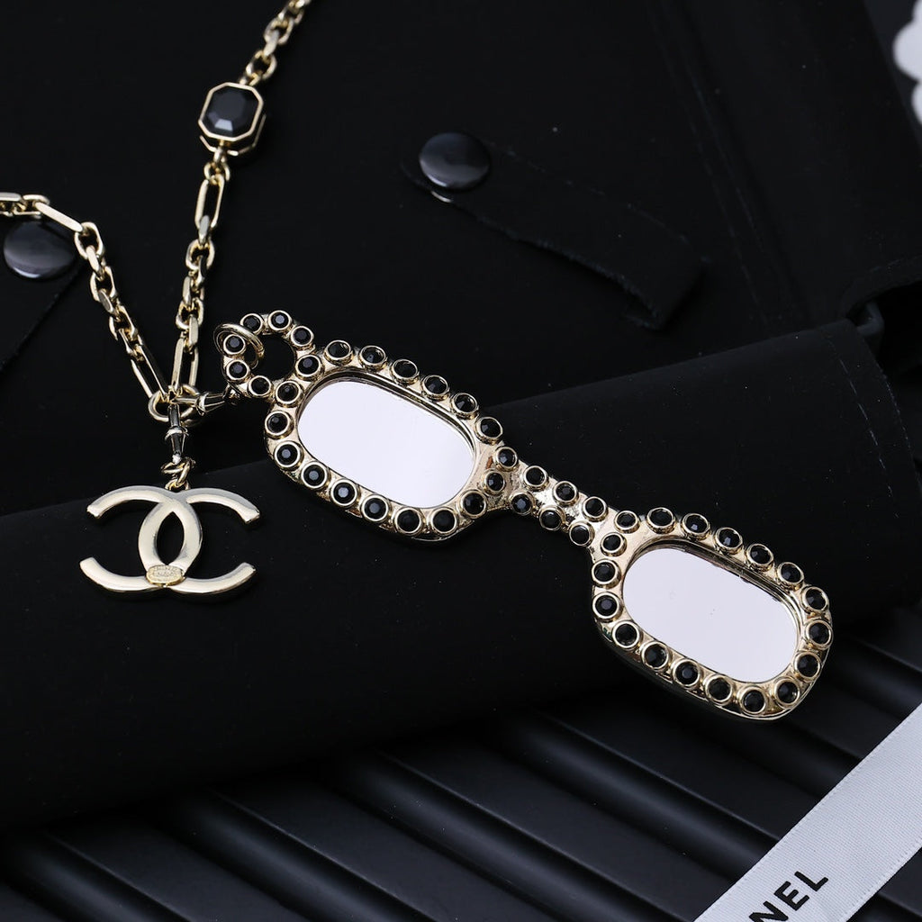 CHANEL Crystal Necklace