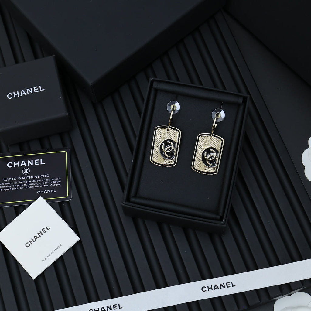 CHANEL Double-C Vintage Earrings