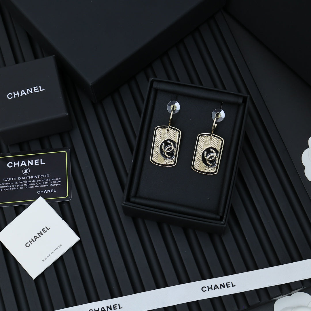 CHANEL Double-C Vintage Earrings