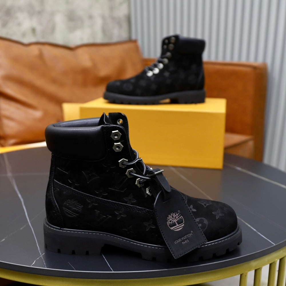 Louis Vuitton Unisex Sneakers - Style 425476