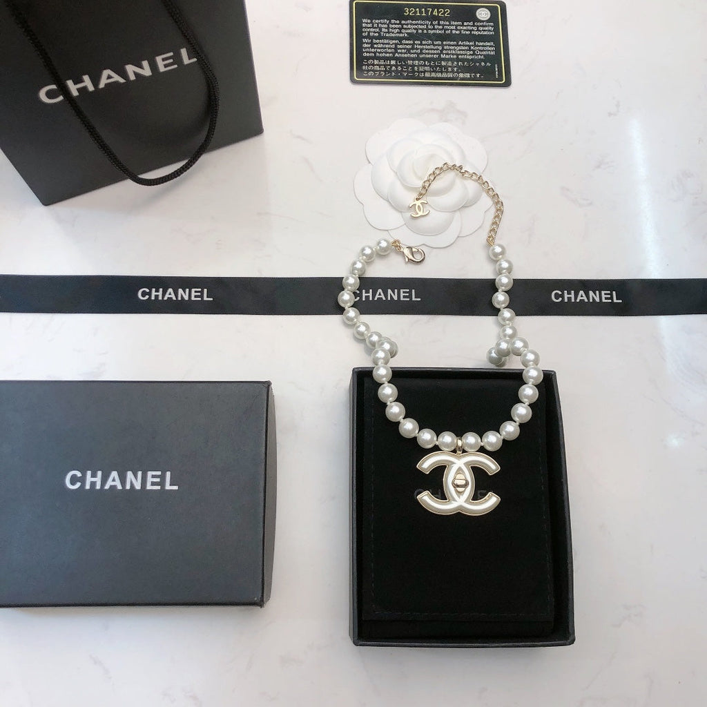 CHANEL Pearl Necklace