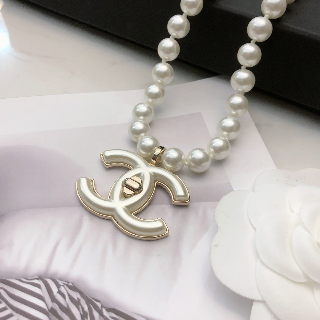 CHANEL Pearl Necklace