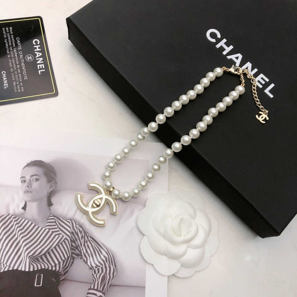 CHANEL Pearl Necklace