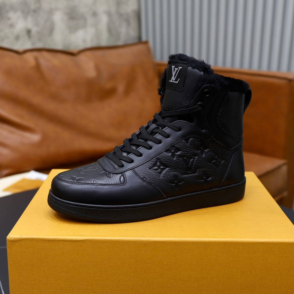 Louis Vuitton Men's Boots - Style 425641