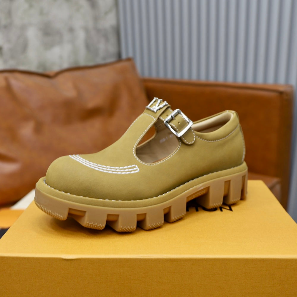 Louis Vuitton Unisex Sneakers - Style 425480