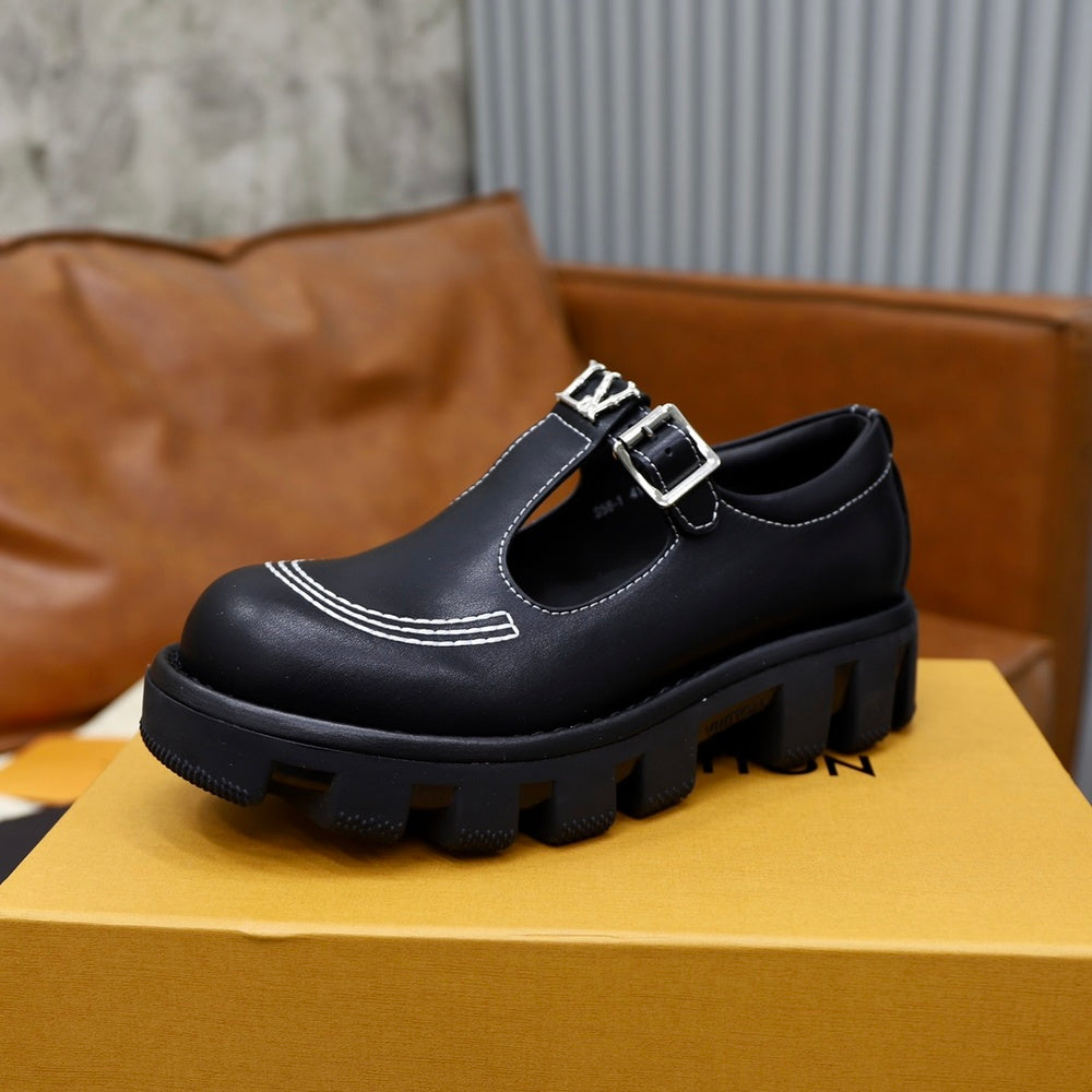 Louis Vuitton Unisex Sneakers - Style 425480