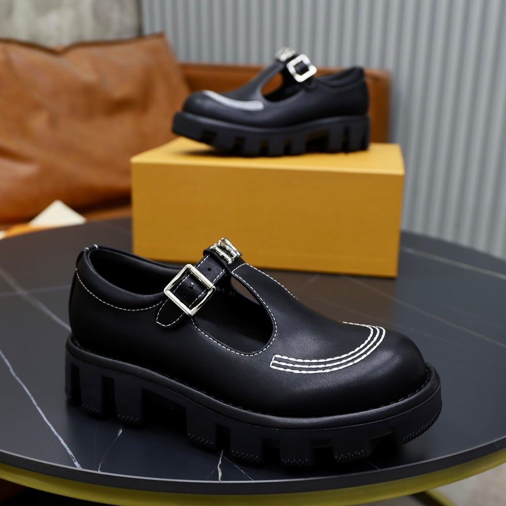 Louis Vuitton Unisex Sneakers - Style 425480
