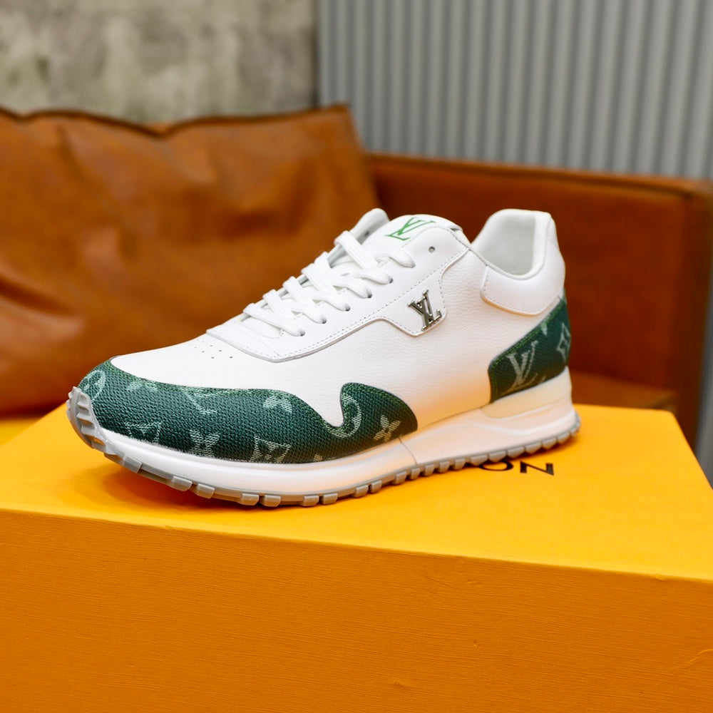 Louis Vuitton Men's Sneakers - Style 425485