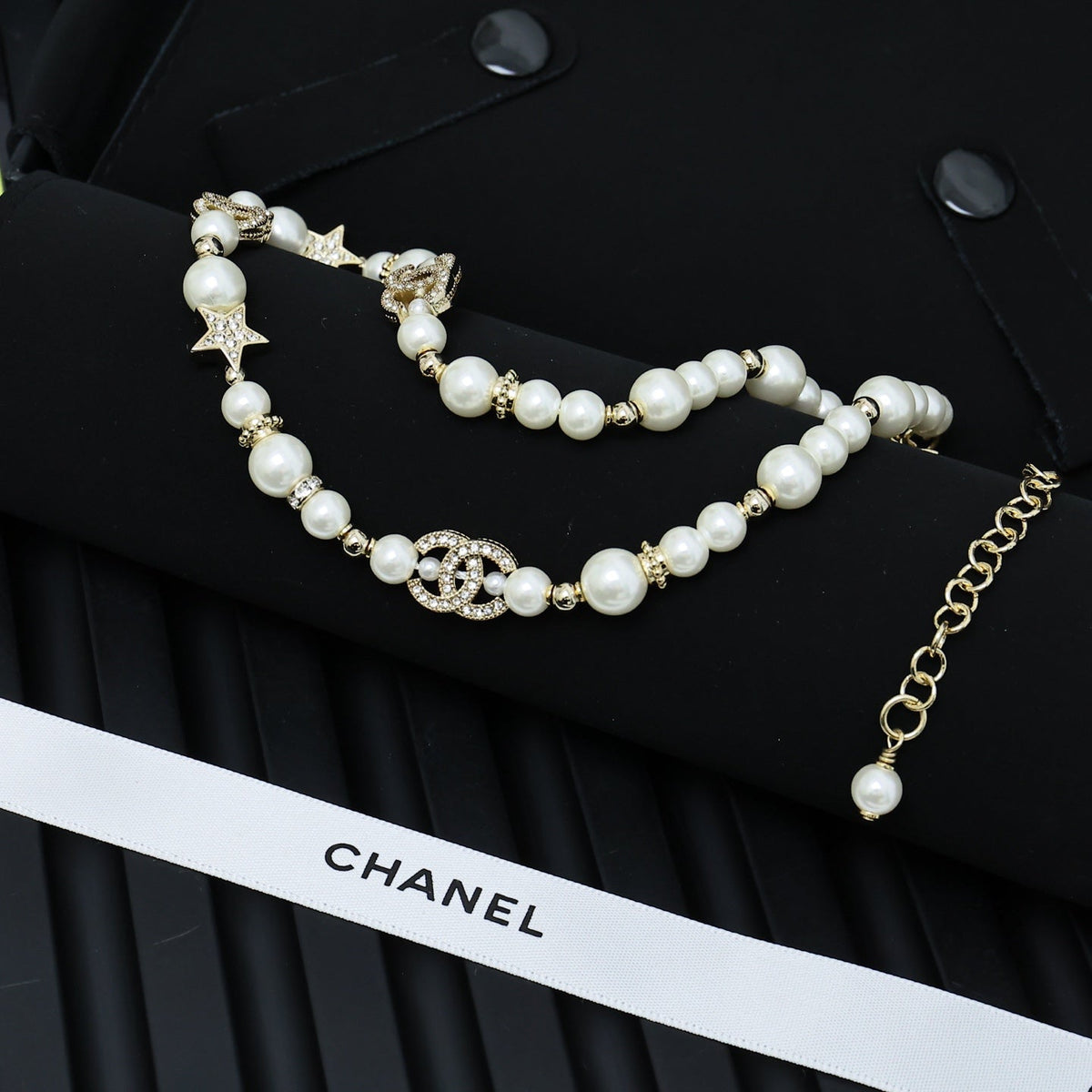 CHANEL Pearl Necklace