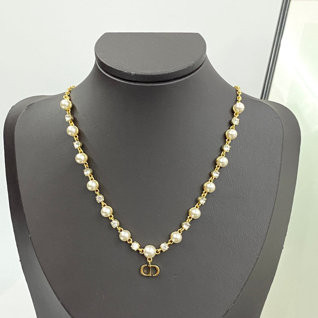 DIOR Pearl Pendant Necklace