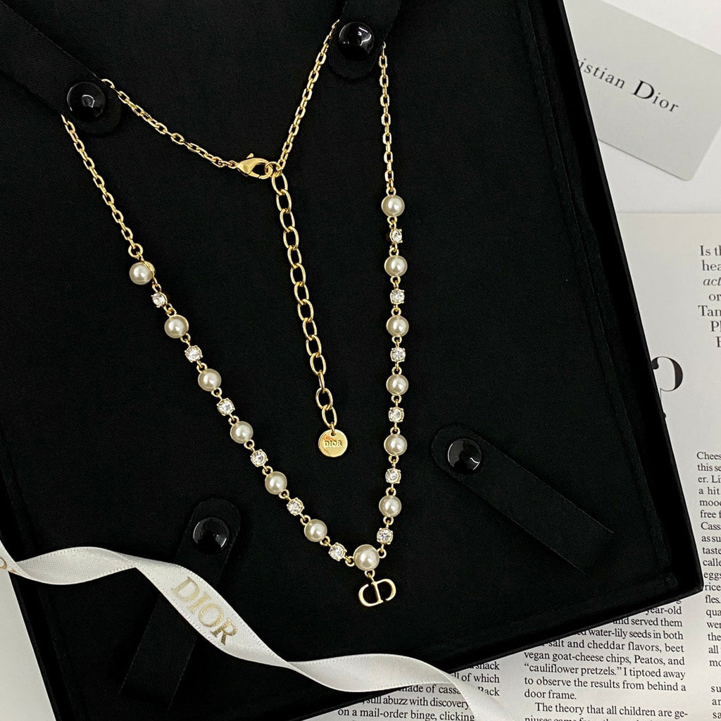 DIOR Pearl Pendant Necklace