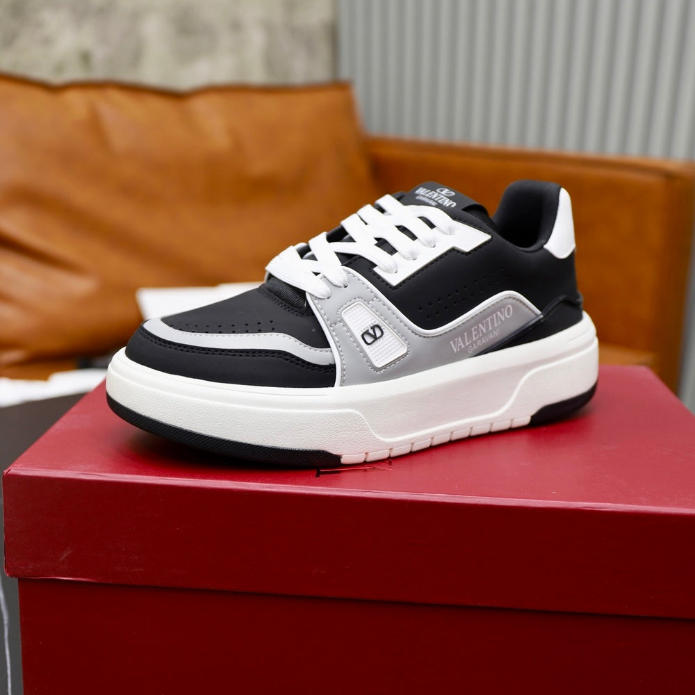 Valentino Unisex Sneakers - Style 426357
