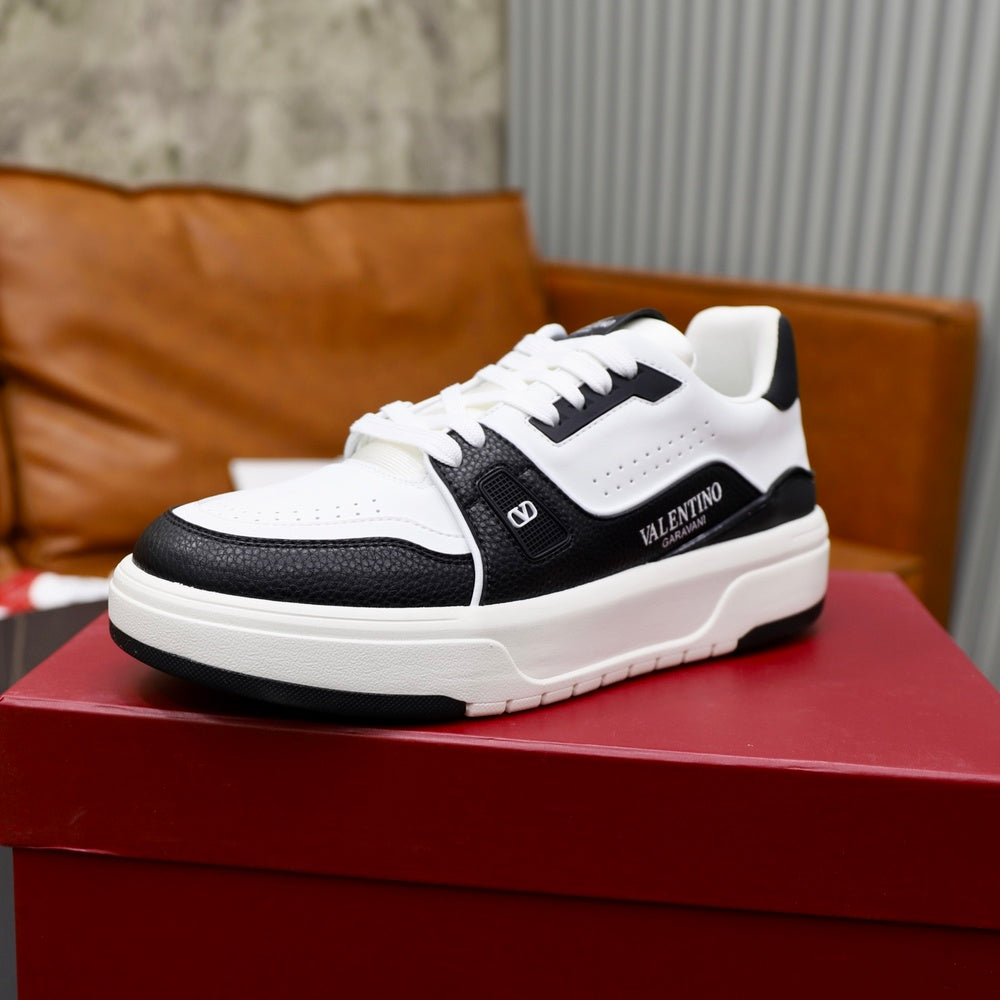 Valentino Unisex Sneakers - Style 426357
