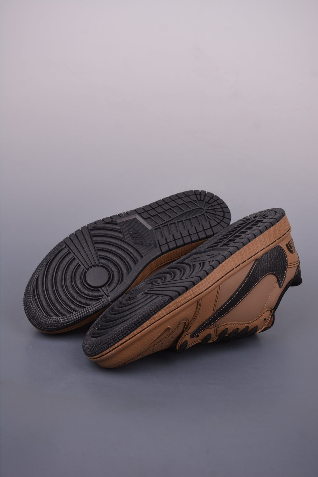 Fragment x Travis Scott x Nike Air Jordan 1 Low - Image 3