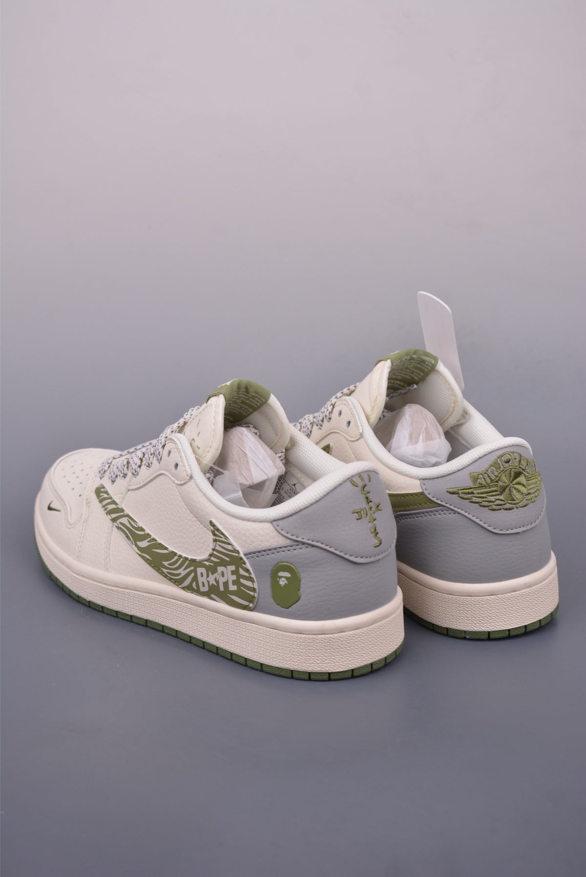 Fragment x Travis Scott x Nike Air Jordan 1 Low - Image 2
