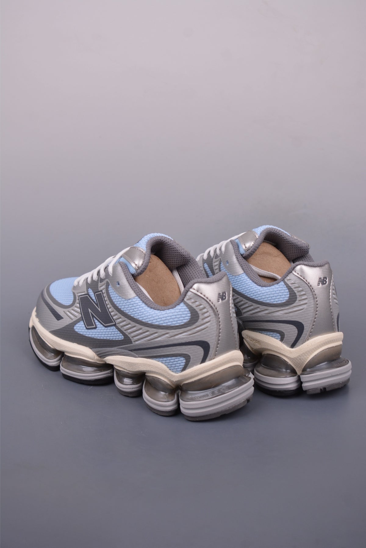 New Balance 240 - Image 2