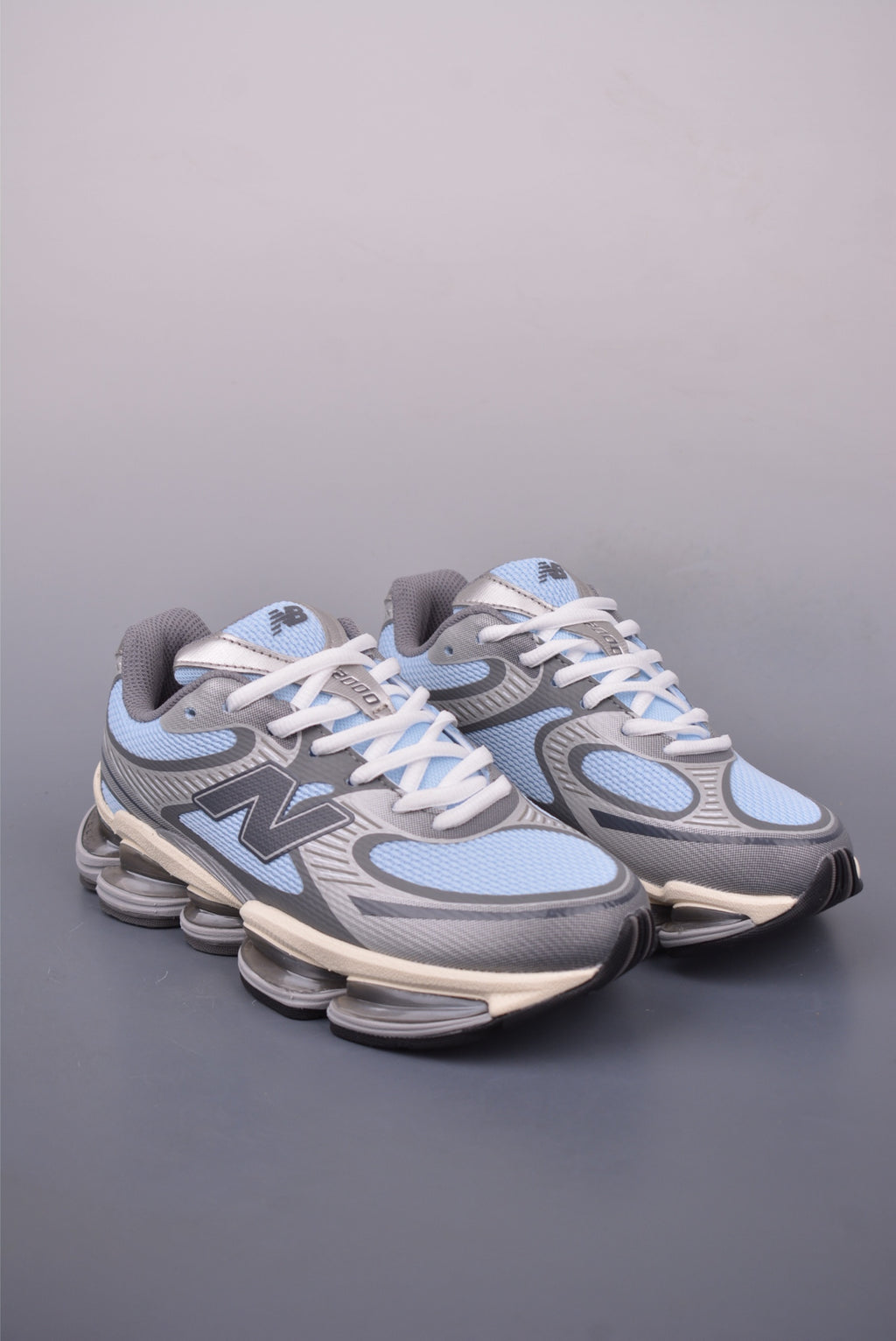 New Balance 240 - Image 1