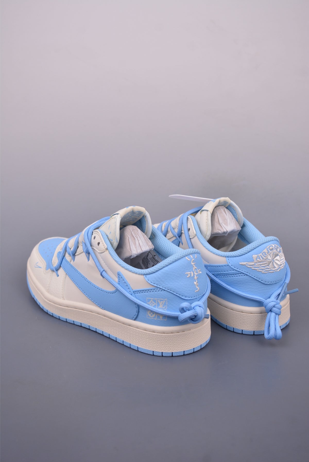 Fragment x Travis Scott x Nike Air Jordan 1 Low - Image 2