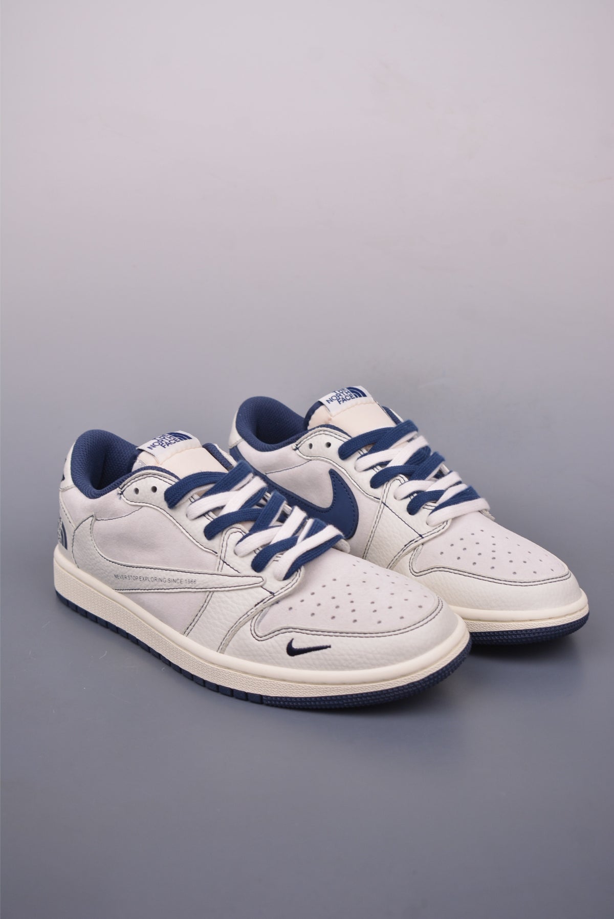 Fragment x Travis Scott x Nike Air Jordan 1 Low - Image 1