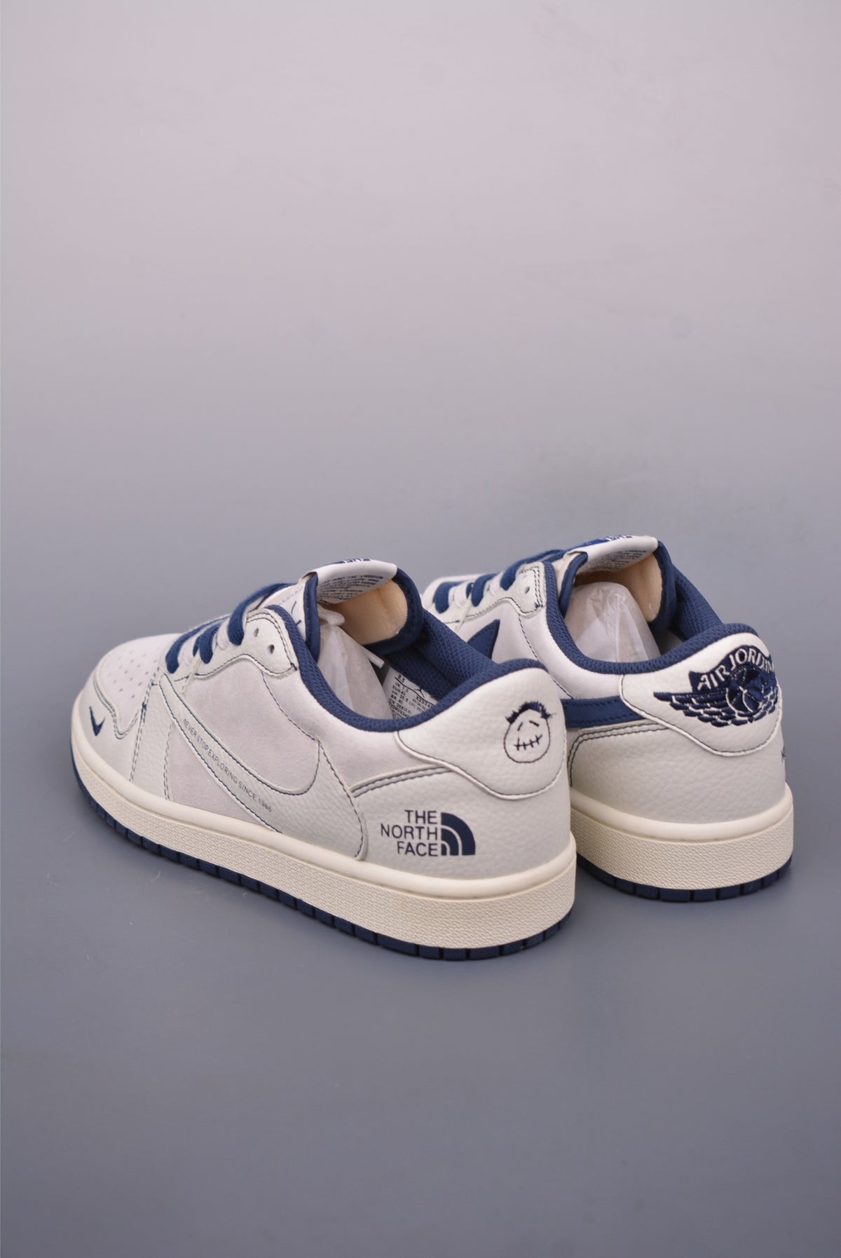Fragment x Travis Scott x Nike Air Jordan 1 Low - Image 2