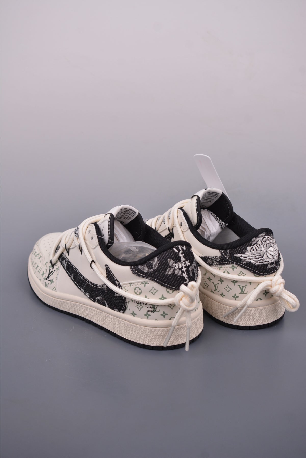 Fragment x Travis Scott x Nike Air Jordan 1 Low - Image 2