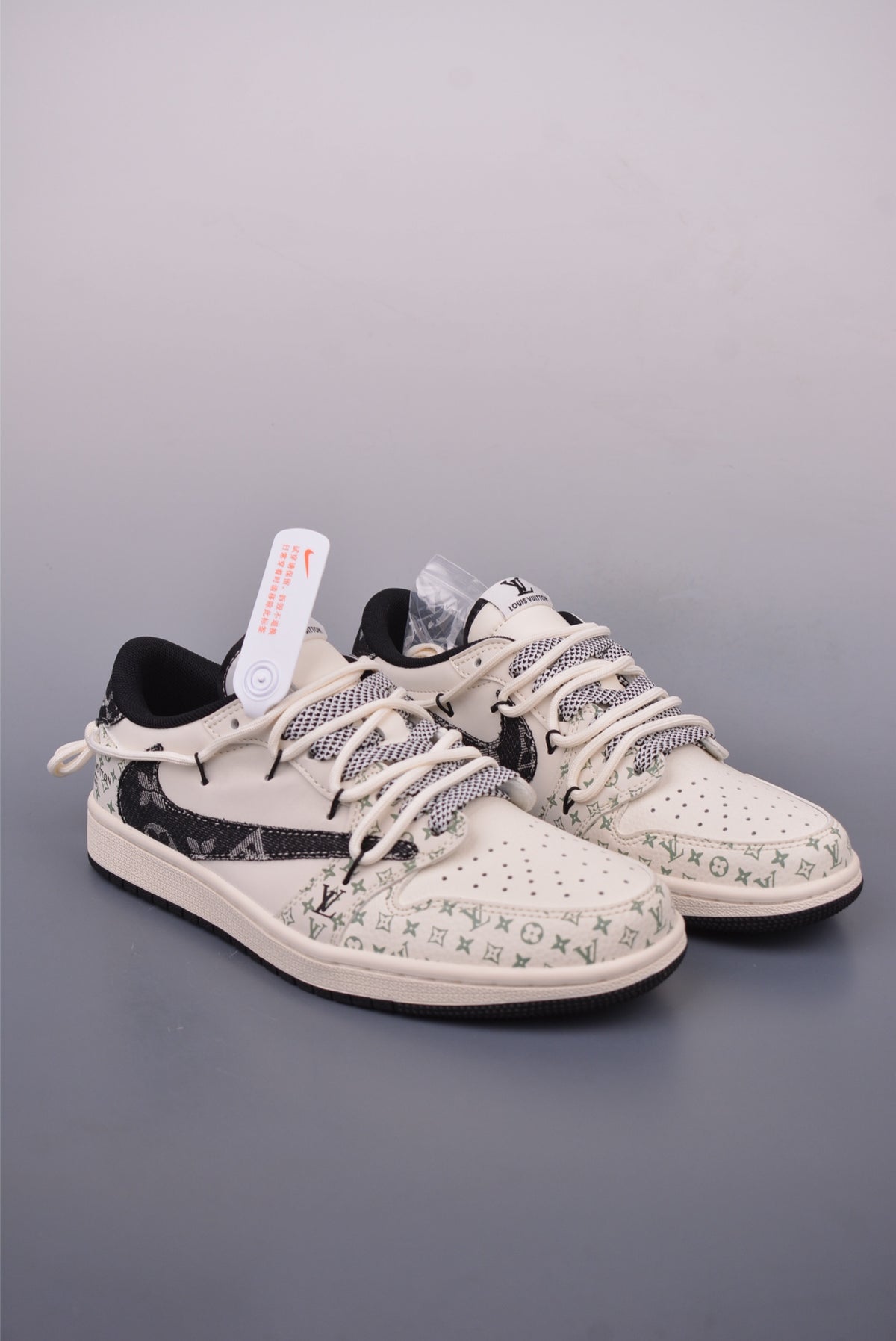 Fragment x Travis Scott x Nike Air Jordan 1 Low - Image 1