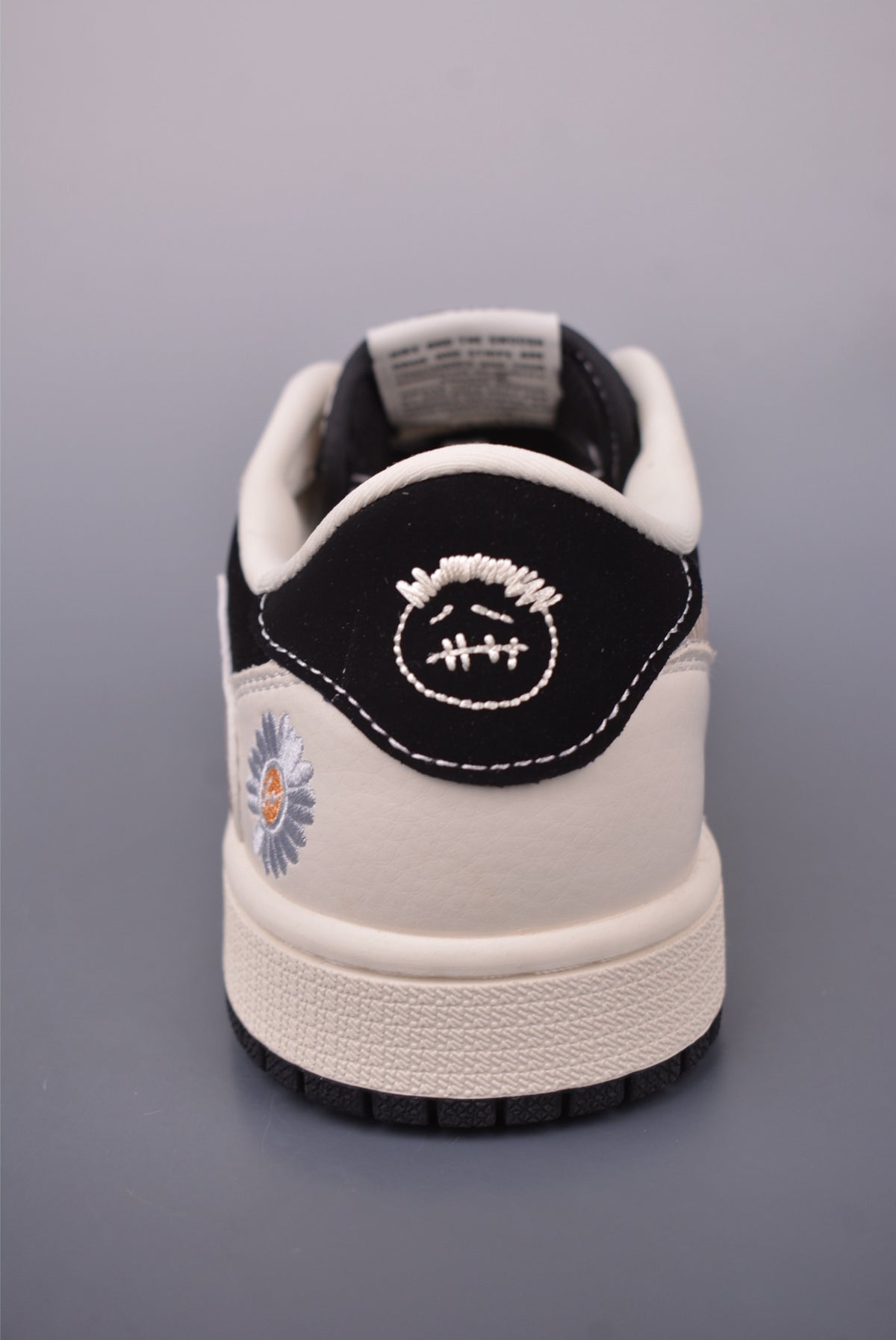 Fragment x Travis Scott x Nike Air Jordan 1 Low - Image 4
