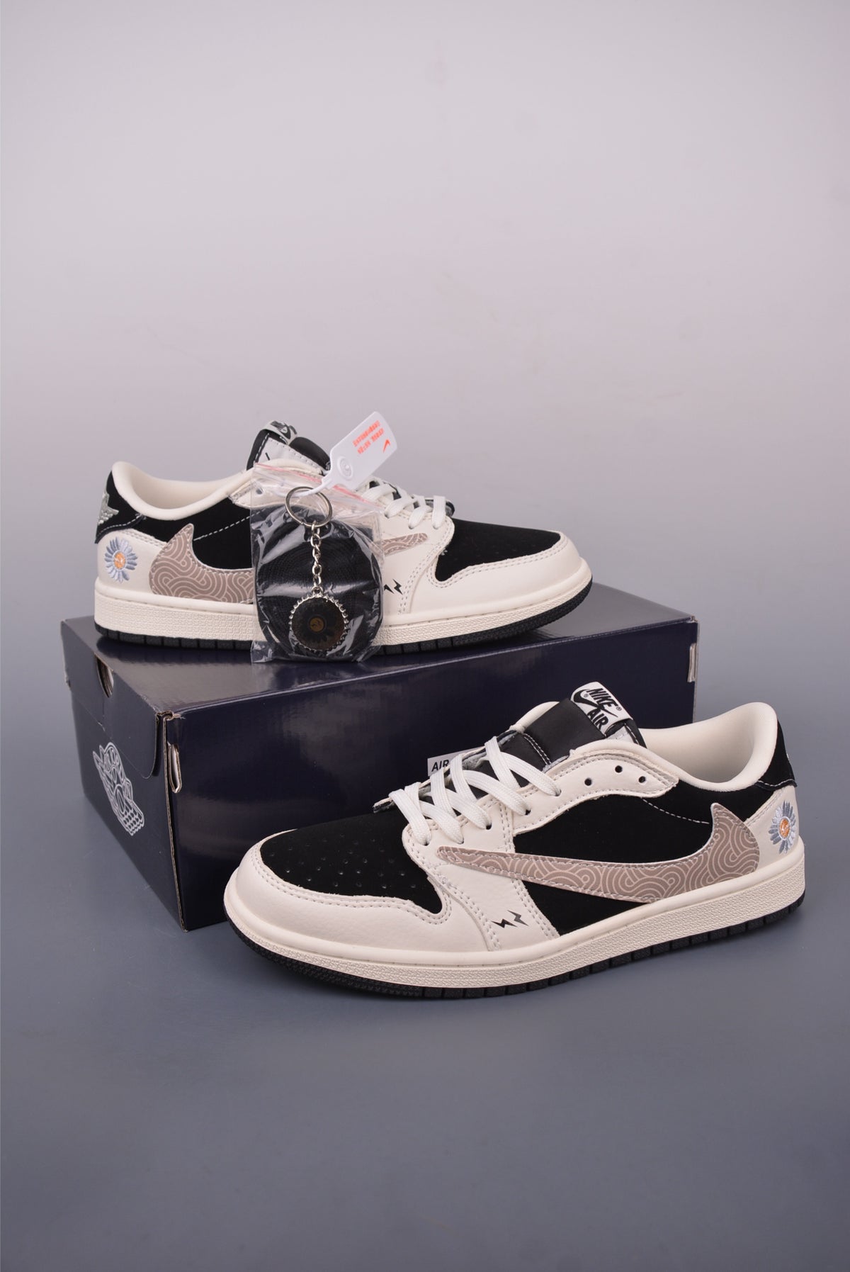 Fragment x Travis Scott x Nike Air Jordan 1 Low - Image 5