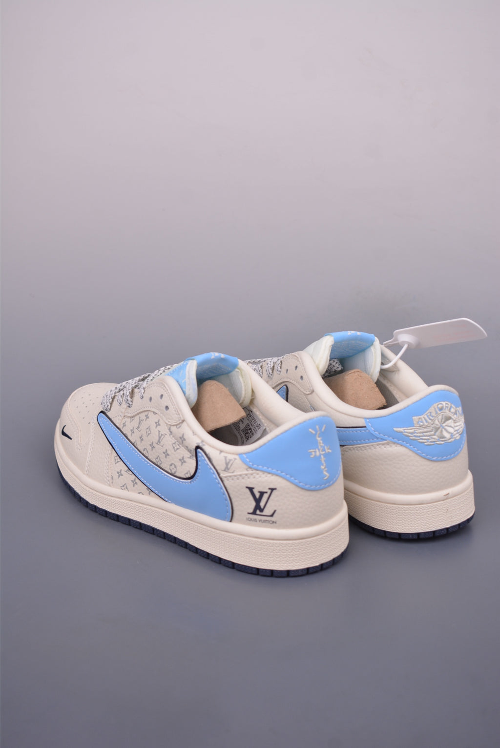Fragment x Travis Scott x Nike Air Jordan 1 Low - Image 2