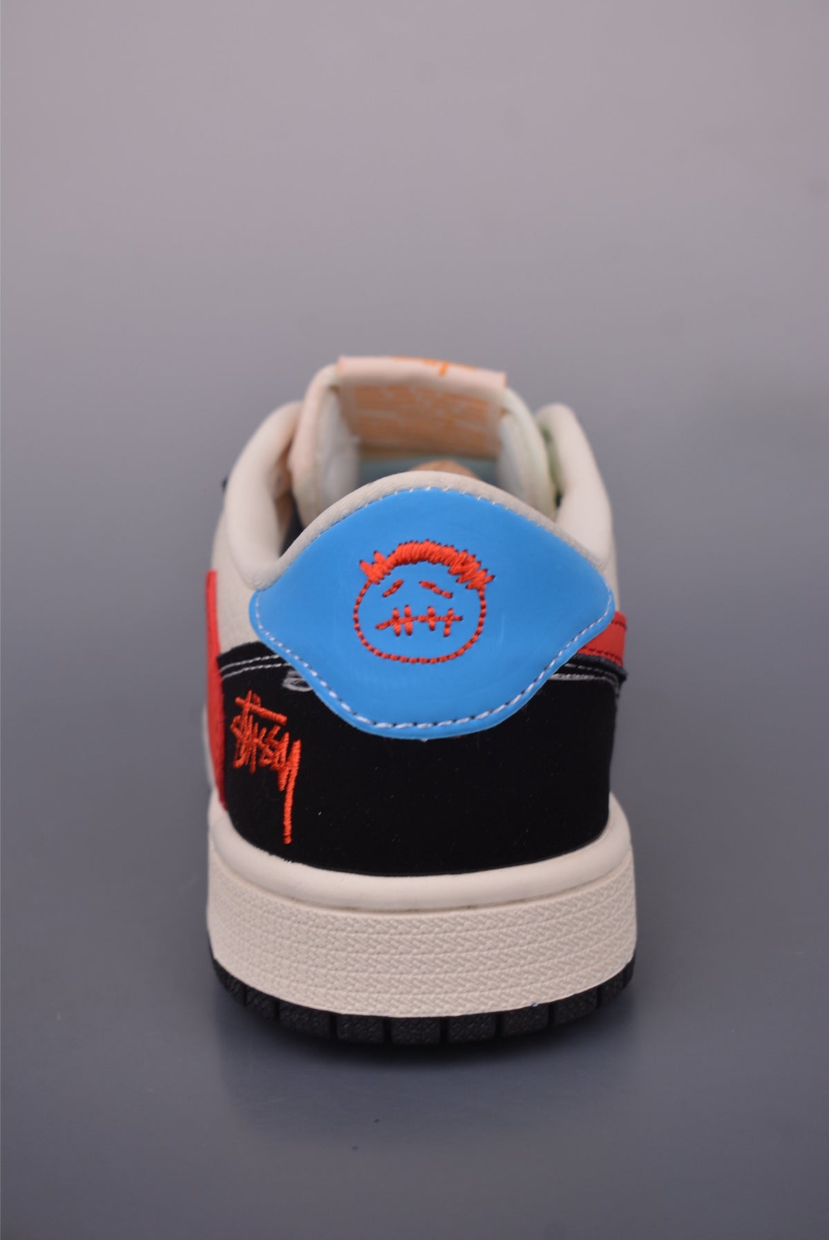 Fragment x Travis Scott x Nike Air Jordan 1 Low - Image 4