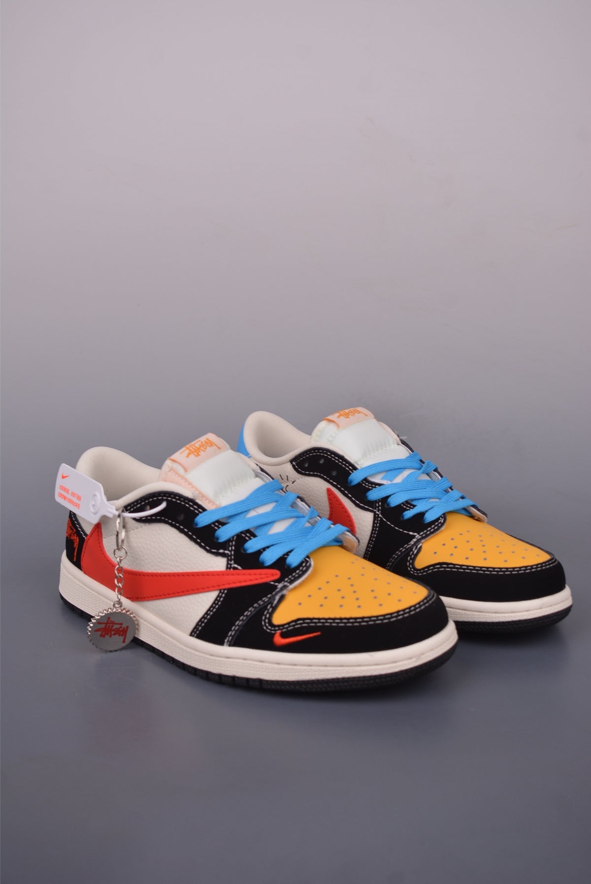 Fragment x Travis Scott x Nike Air Jordan 1 Low - Image 1