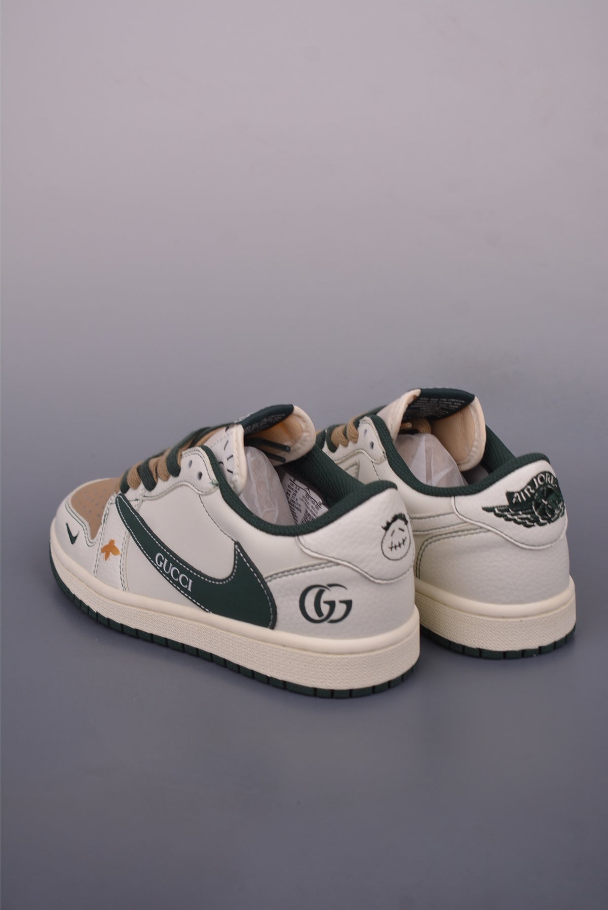 Fragment x Travis Scott x Nike Air Jordan 1 Low - Image 2