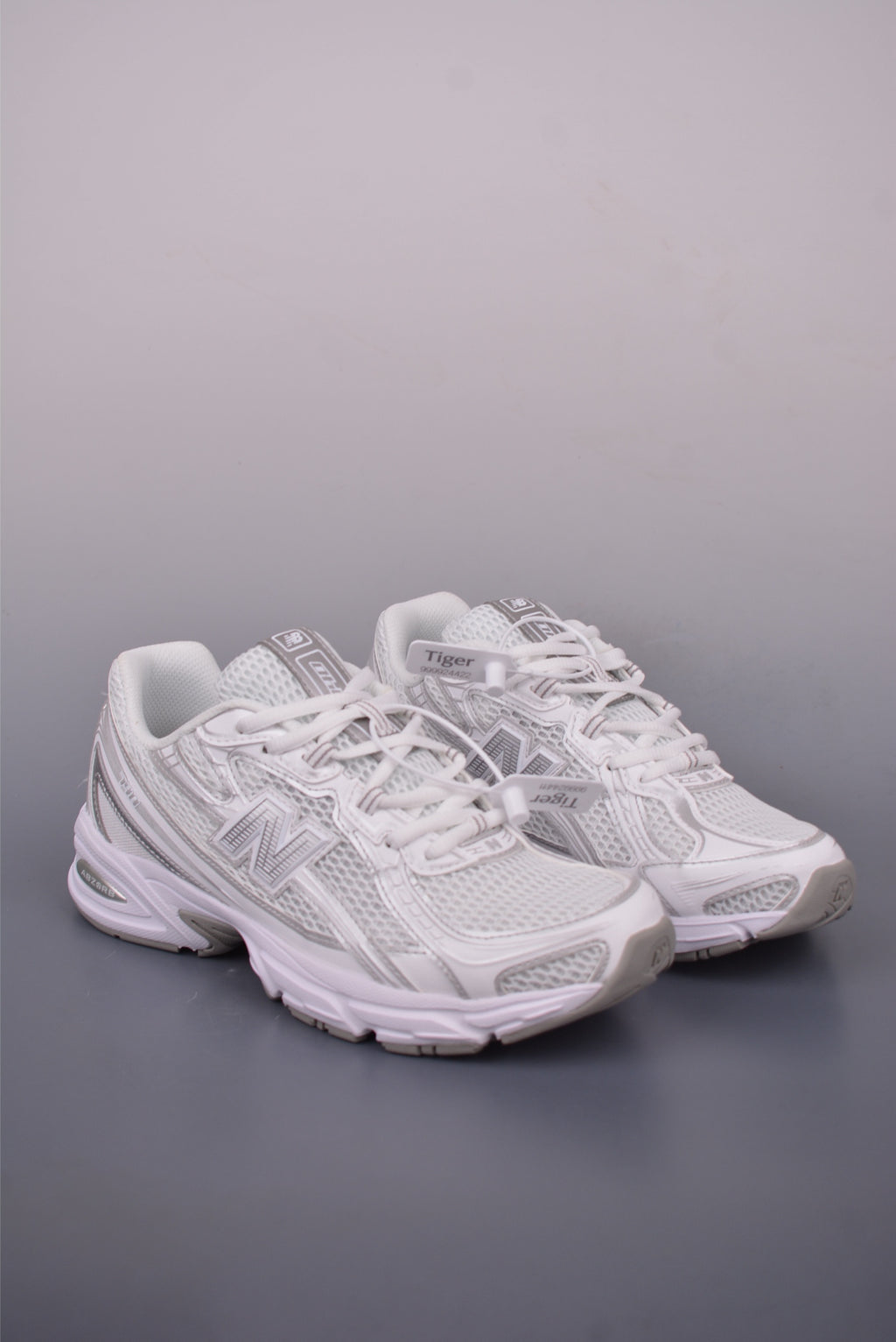 New Balance 180 220 - Image 1