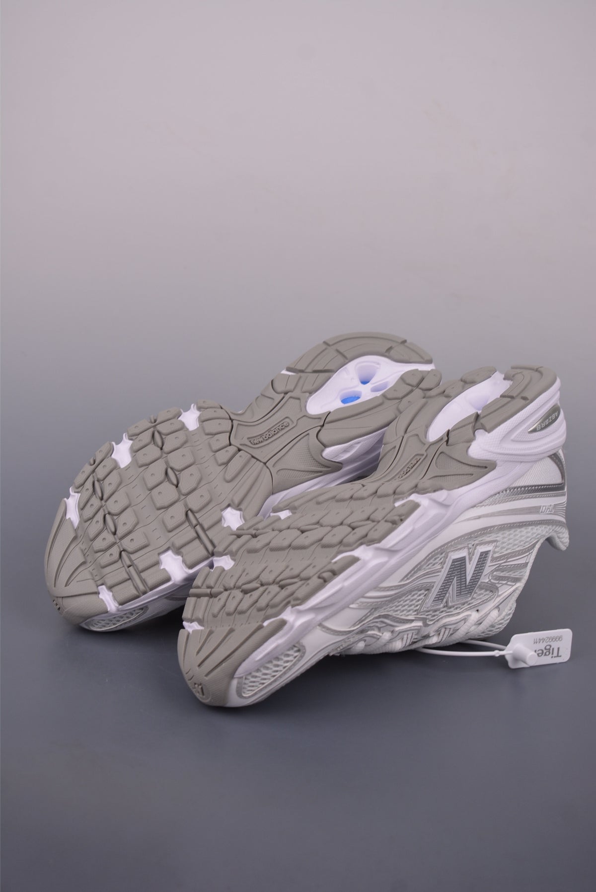 New Balance 180 220 - Image 3