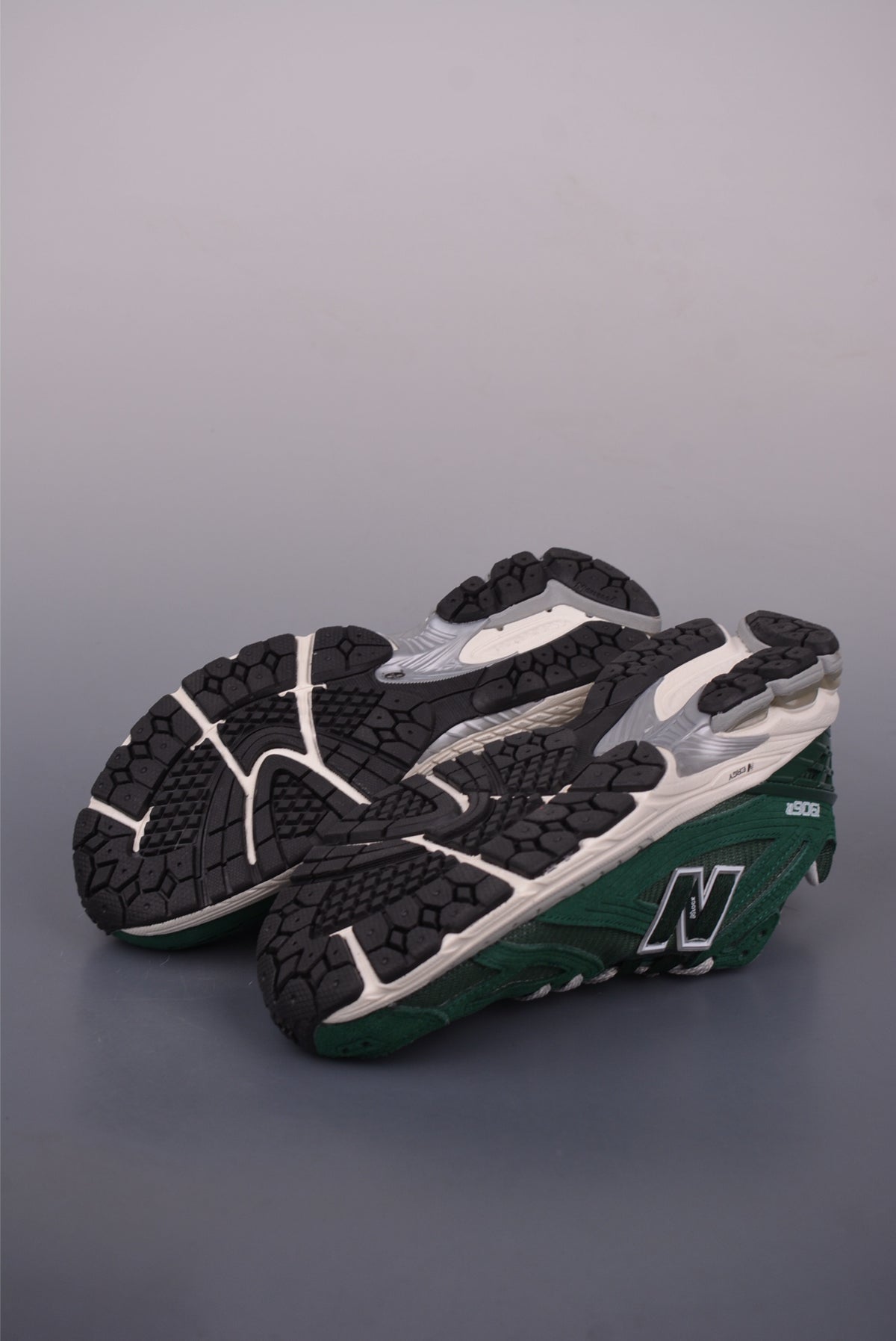 New Balance 190 240 - Image 3