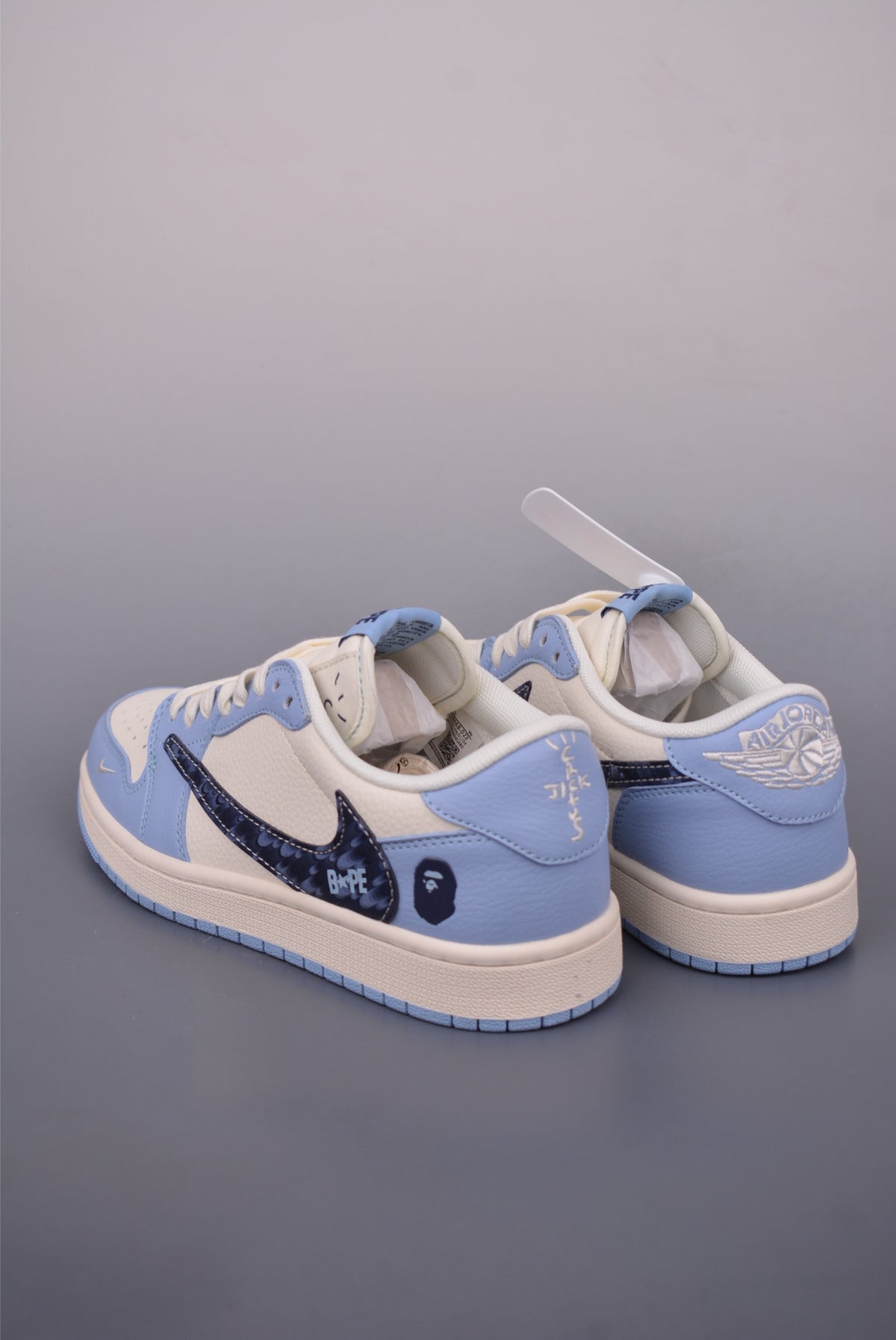 Fragment x Travis Scott x Nike Air Jordan 1 Low - Image 2