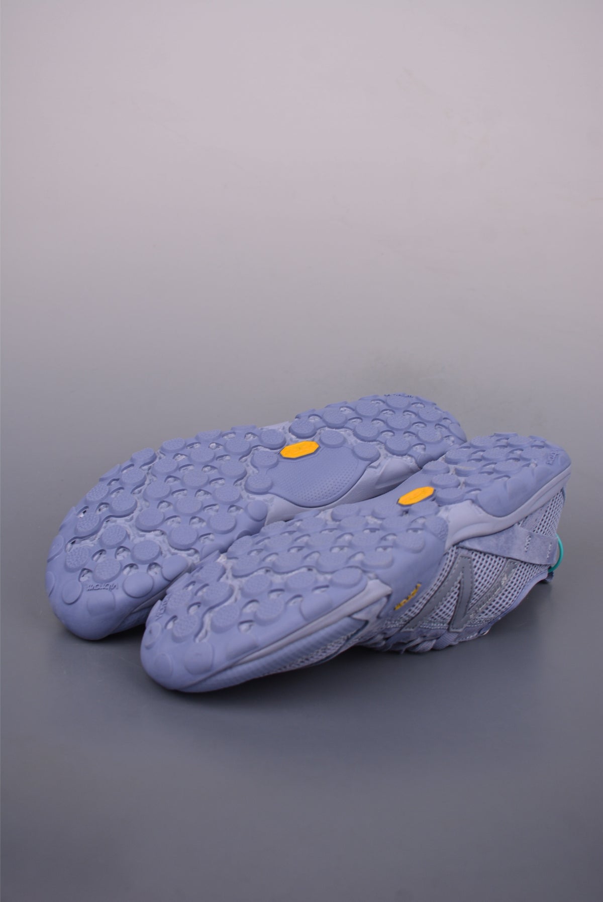 New Balance 220 MT10 - Image 3