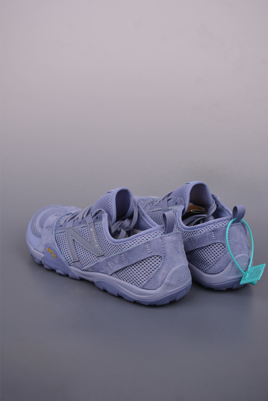 New Balance 220 MT10 - Image 2
