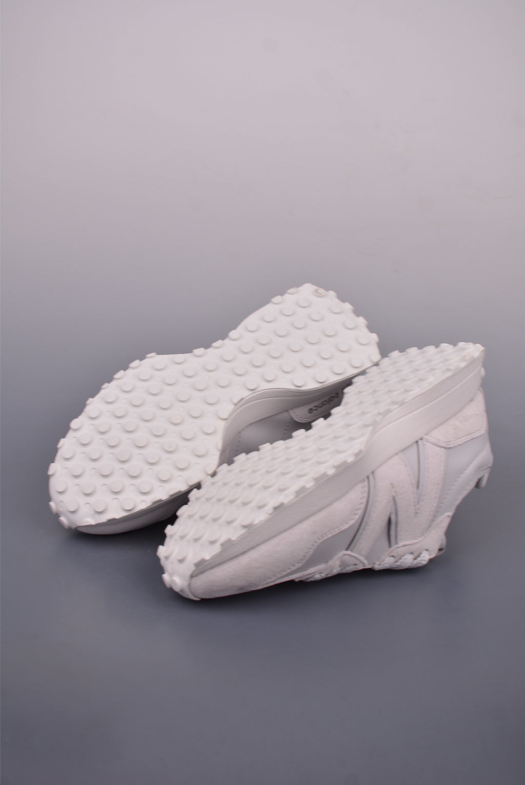 New Balance 327 - Image 3