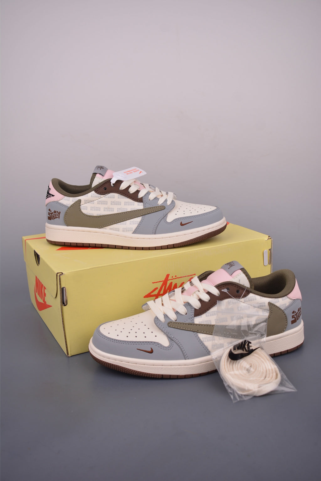 Fragment x Travis Scott x Nike Air Jordan 1 Low - Image 5