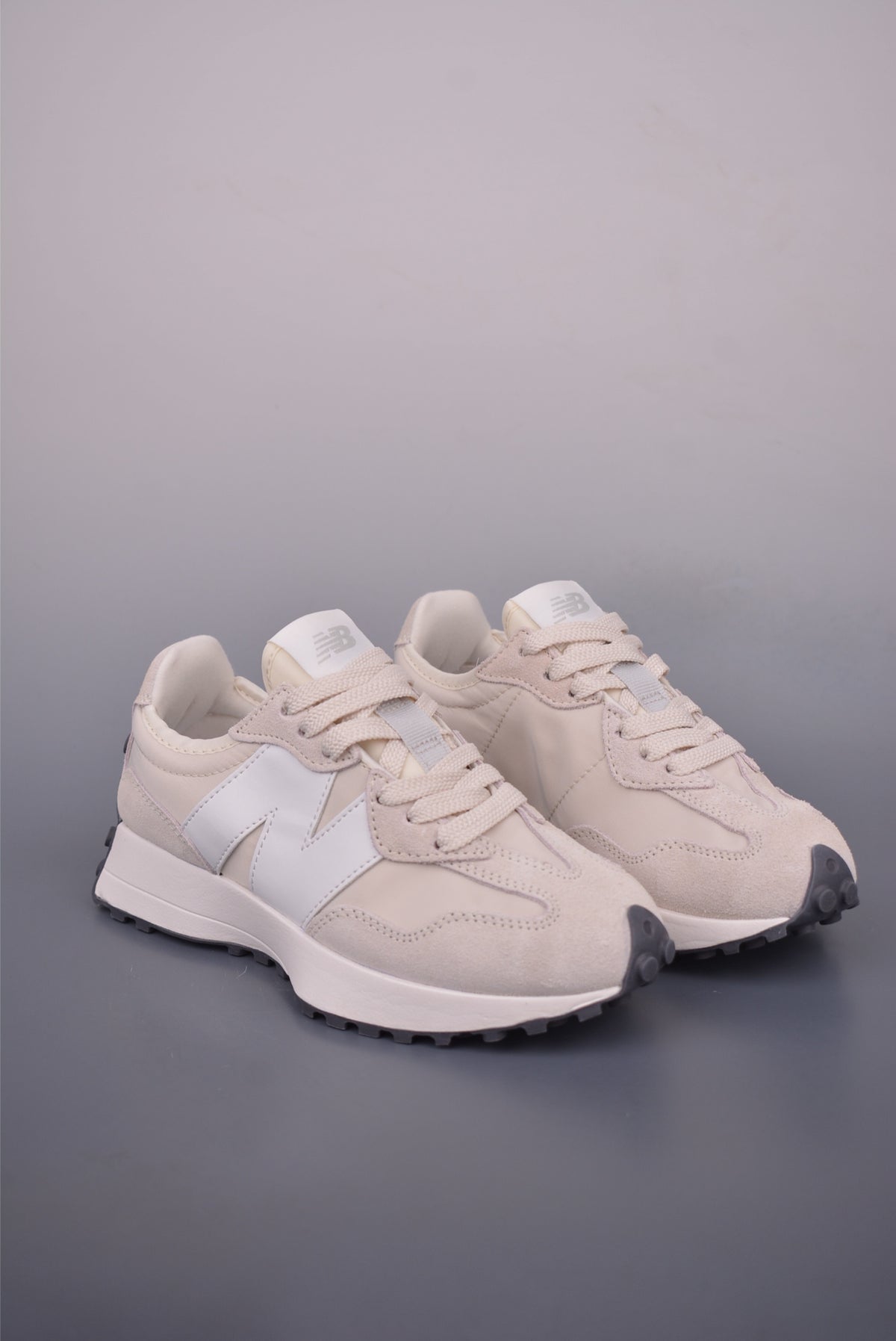 New Balance 327 - Image 1