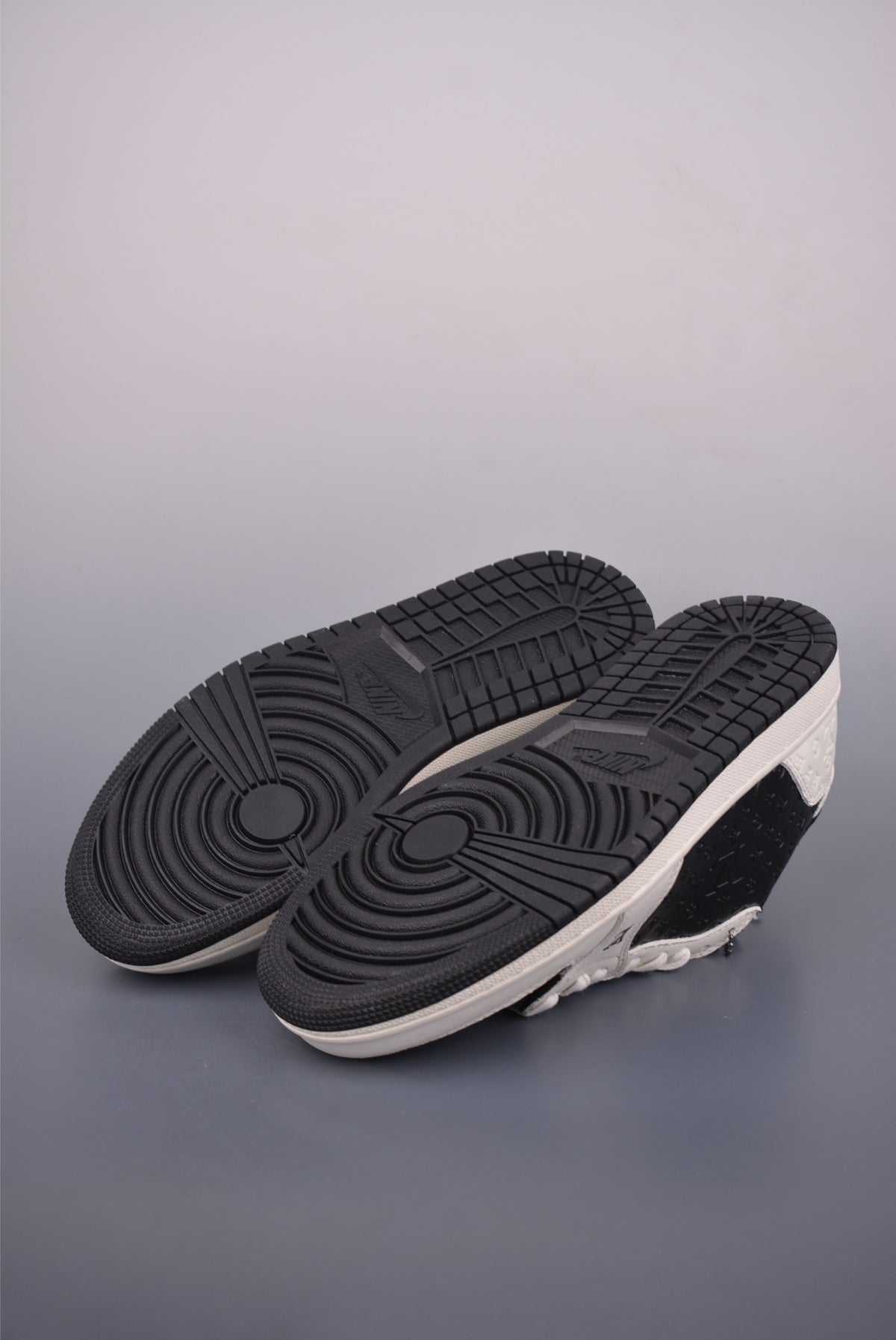 Nike Air Jordan Sneakers - Image 3