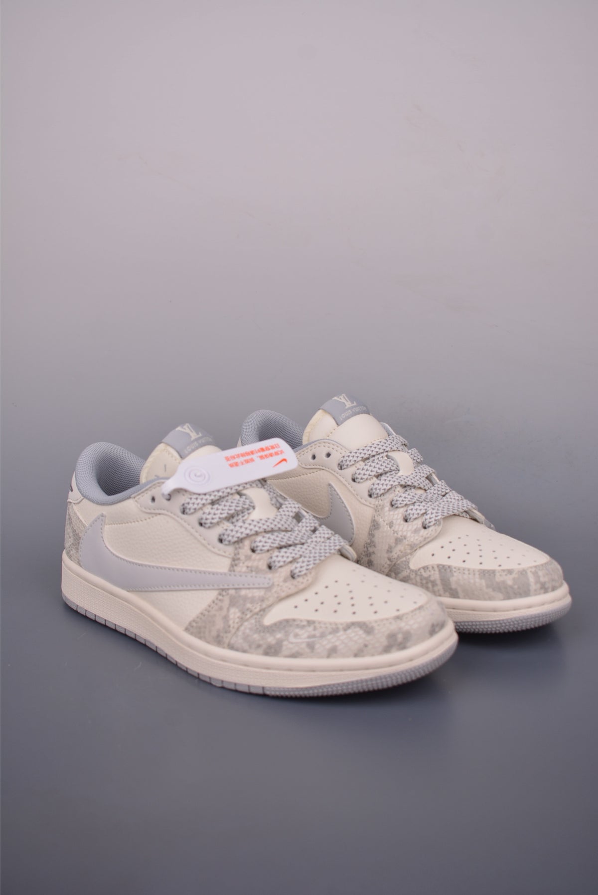 Fragment x Travis Scott x Nike Air Jordan 1 Low - Image 1